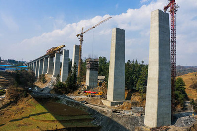 贵州大方:成贵铁路16座桥梁的下部工程竣工_行业资讯_第一工程机械网