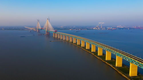 高325米石柱插入江底 中国又一长江大桥贯通,造价150亿长11公里