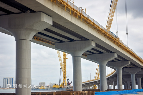 建设中的跨海大桥